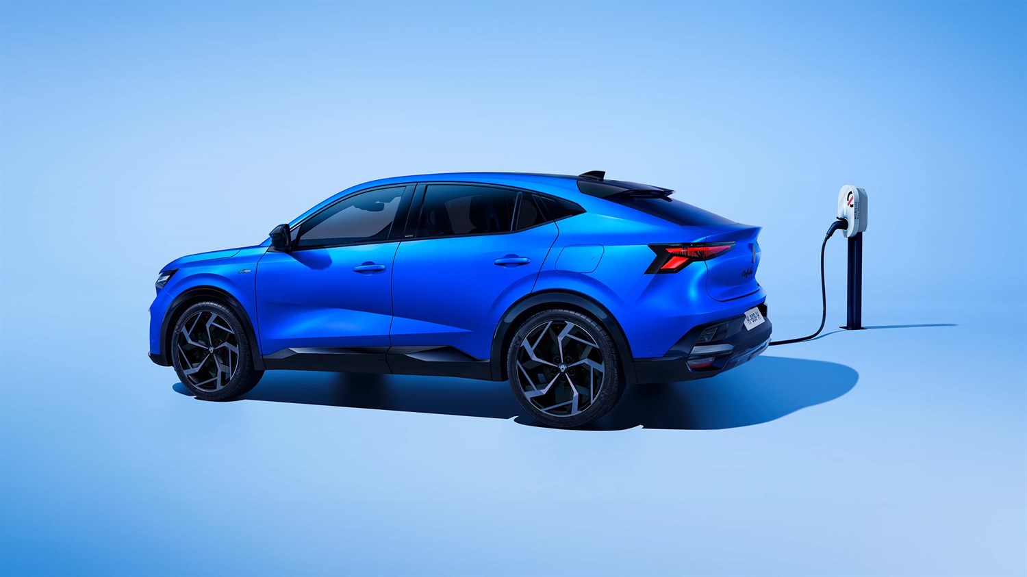 vehicles equipped with Renault E-Tech plug-in hybrid