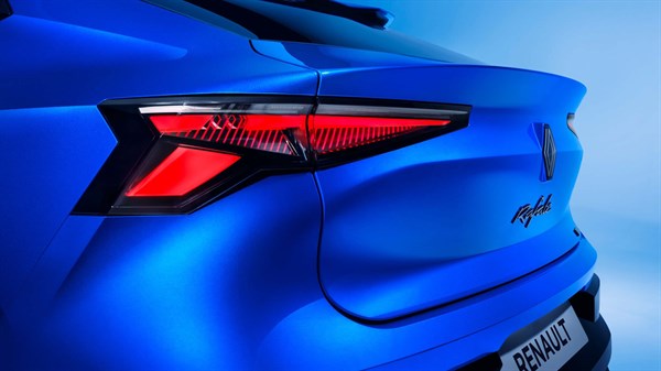 E-Tech plug-in hybrid - advantages - Renault