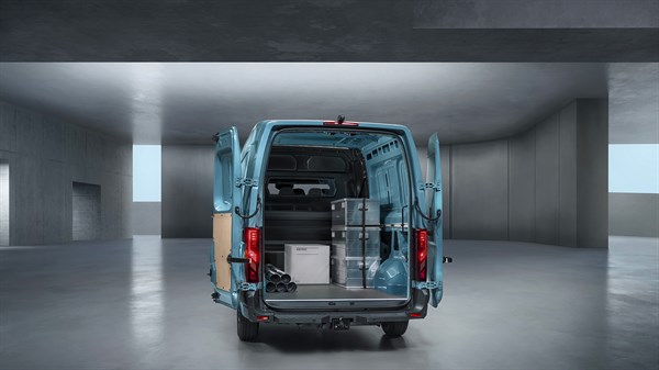 do 8 m³ zapremine za  utovar - dupla kabina - Novi Renault Master