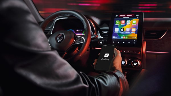 Renault Conquest E-Tech full hybrid - multimedijalni ekran i povezane usluge