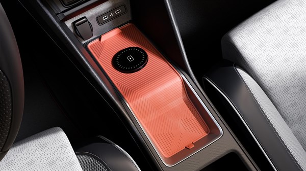 floor mat, induction charger - Renault 4 E-Tech electric Roland-Garros