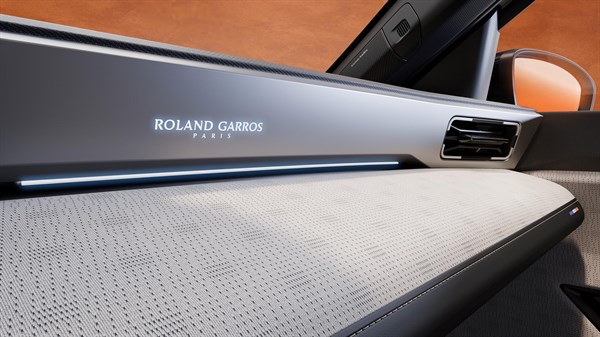 dashboard - Renault 4 E-Tech electric Roland-Garros