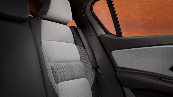 elegant upholstery - Renault 4 E-Tech electric Roland-Garros