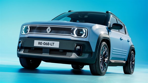 Renault 4 E-Tech electric test drive