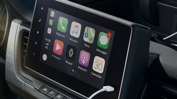 Renault Trafic SpaceClass - easy link multimedia system
