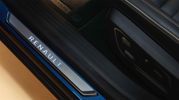 prag prtljažnika od nerđajućeg čelika - dodatna oprema - Renault Austral E-Tech full hybrid